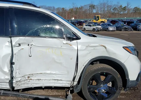 2021 Honda Passport Awd Elite z USA, uszkodzony, nr VIN 5FNYF8H02MB027163